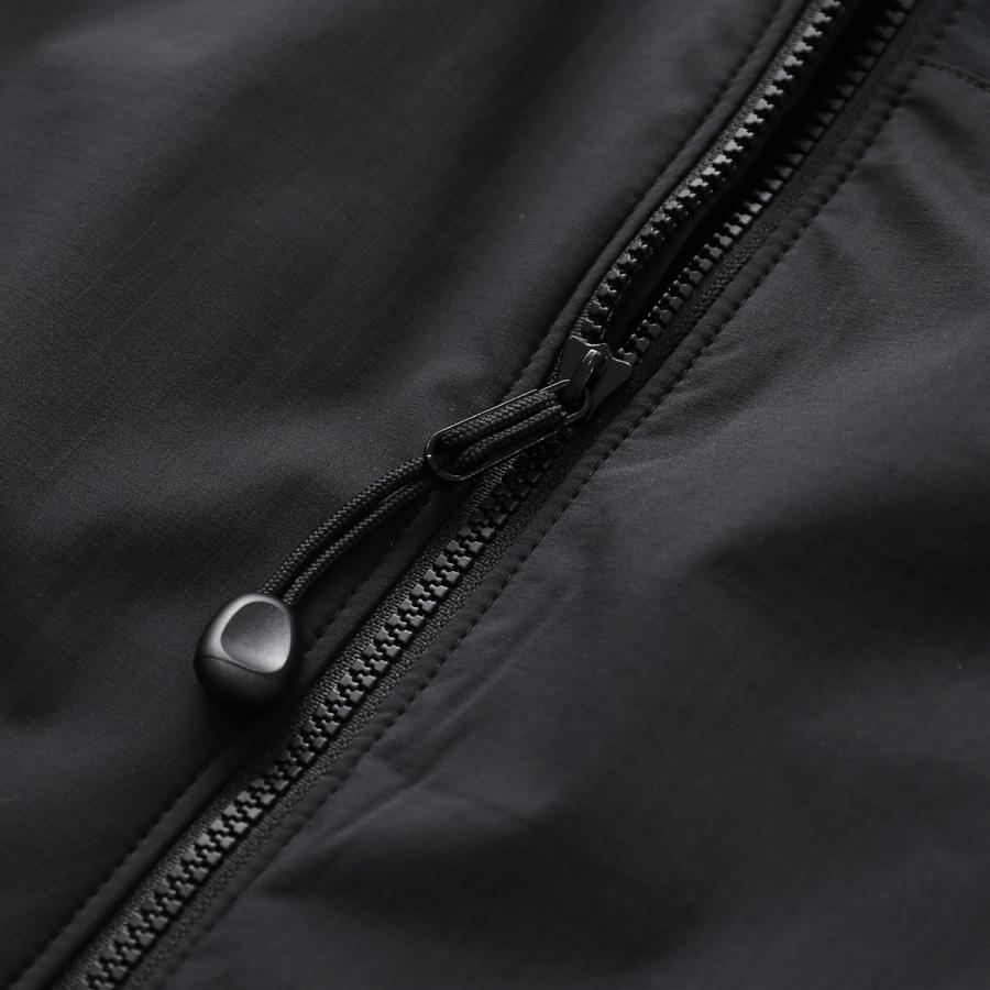ARC'TERYX LEAF アークテリクスリーフ ナイロンジャケット Atom Jacket LT (Gen2.1) アトム X000006850 メンズ 中綿 ジップアップ 軽量 ロゴ 長袖 Blackの画像