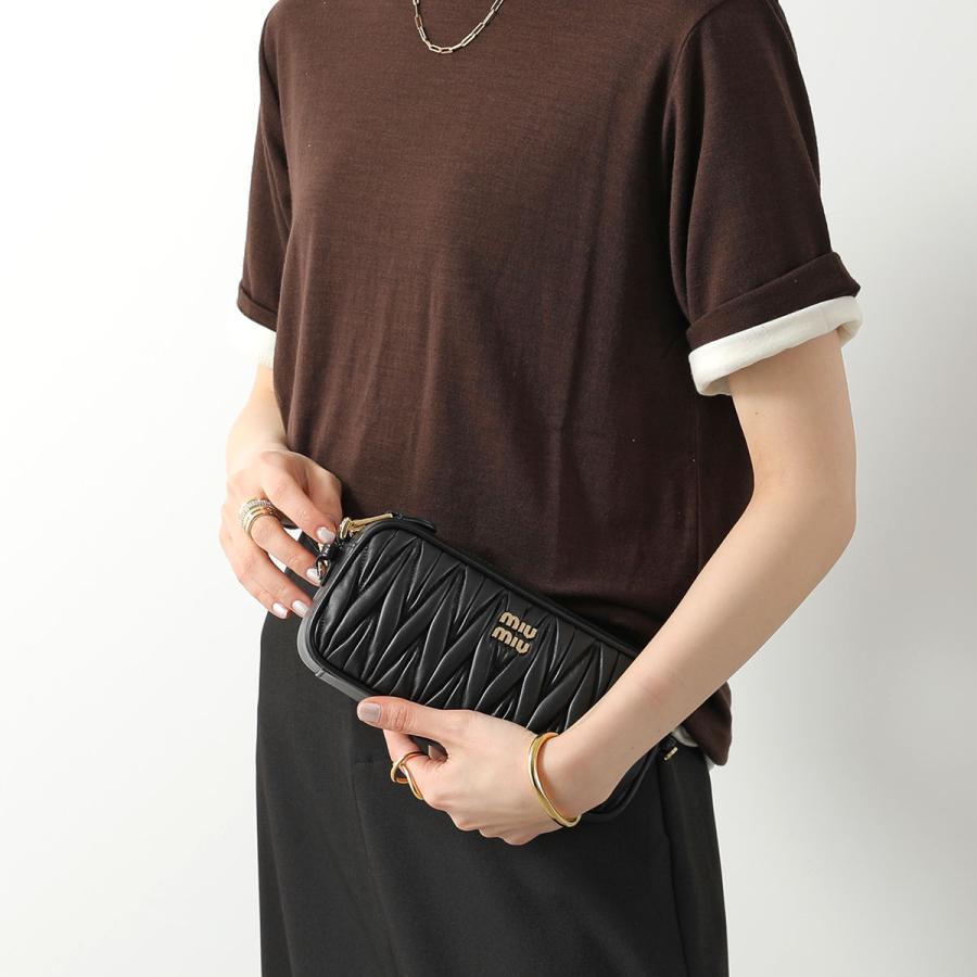 miu miu ブラック プリーツ クラッチバッグ ミュウミュウ ショルダーバッグ/クラッチバッグ バッグ レディース