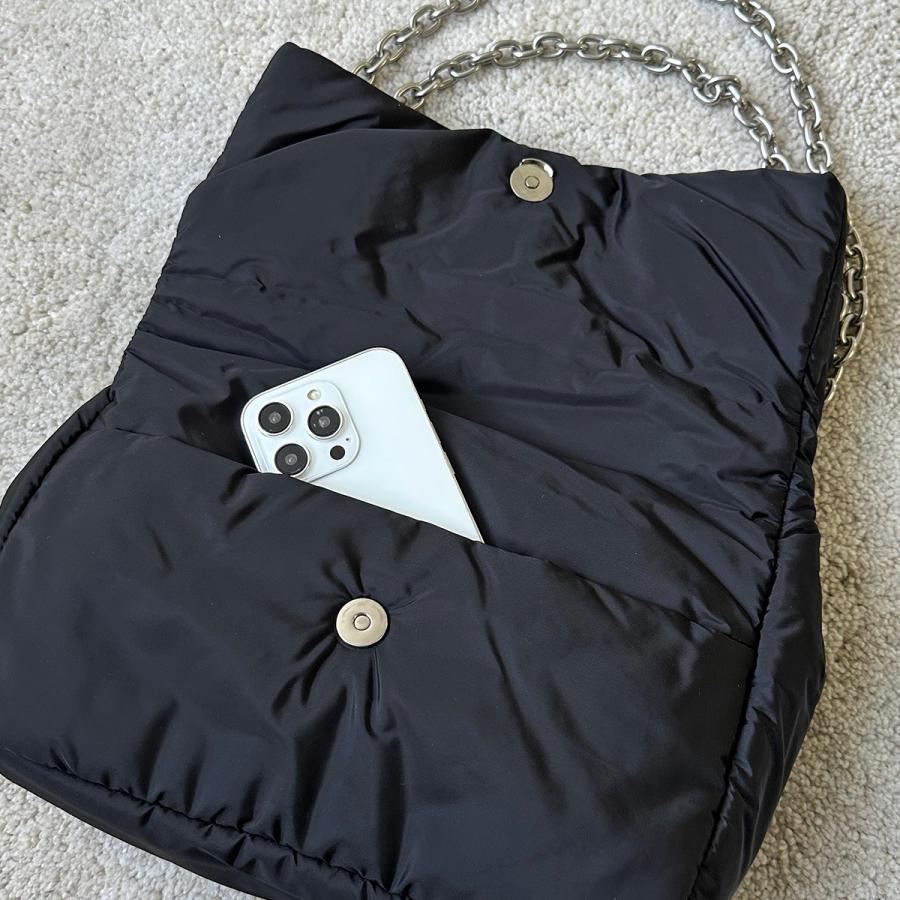 BALENCIAGA 【バレンシアガ】ショルダーバッグ ブラック 正規品⭐️美品⭐️ BALENCIAGA（バレンシアガ） ショルダーバッグ CAR FLAP BAG W/STRAP
