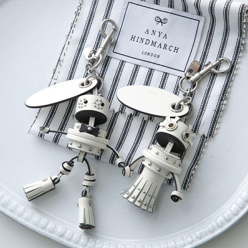 ANYA HINDMARCH　レザータッセル　スワロチャームおまけ付き　男女兼用 ANYA HINDMARCH（アニヤ・ハインドマーチ） キーホルダー Charm Groom