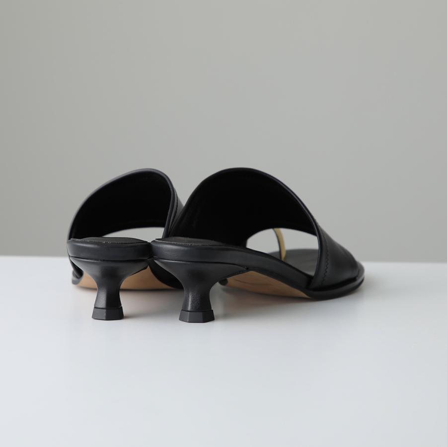 Le Vernis（ル・ベルニ） ミュール Toe ring sandals 244-211302