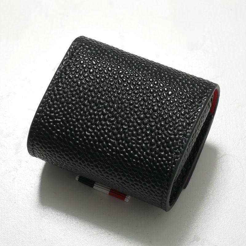 【未使用近✨️】トムブラウン AirPodsケース ケース ブラック THOM BROWNE（トム ブラウン） イヤホンケース MAW135A 00198 メンズ