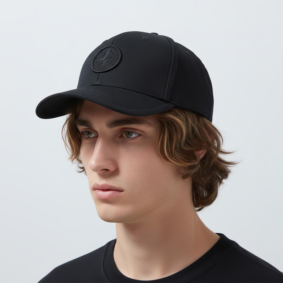 STONE  黒ロゴ付きキャップ STONE ISLAND（ストーン アイランド） キャップ ベースボールキャップ