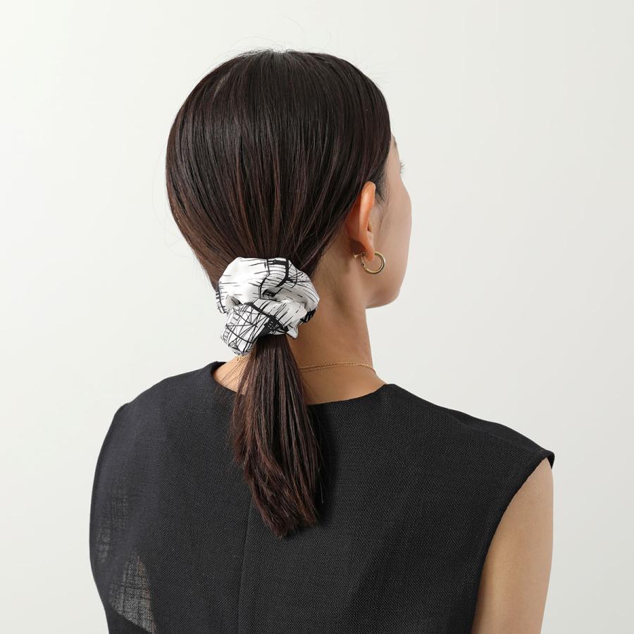 Ferragamo フェラガモ　ヘアアクセサリー　シュシュ新品未使用品 FERRAGAMO（フェラガモ） シュシュ+スカーフ 34 0428 レディース