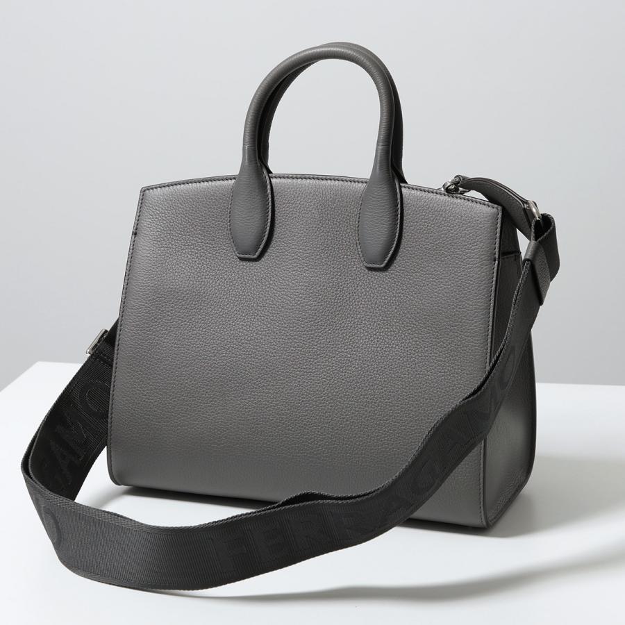 美品✨Salvatore Ferragamo フェラガモ セミショルダーバッグ黒 FERRAGAMO（フェラガモ） ショルダーバッグ THE STUDIO スタジオ 21