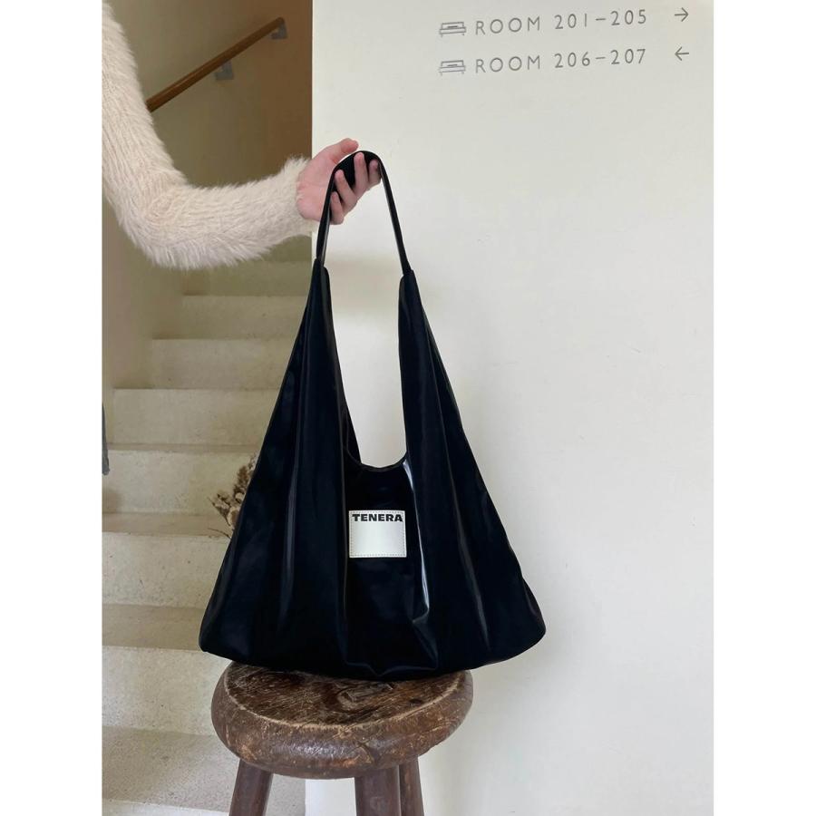 TENERA テネラ トートバッグ Large Hobo Shoulder Bag ラージ ホーボーバッグ レディース スウェード調 ベルベット調 鞄 カラー2色の画像