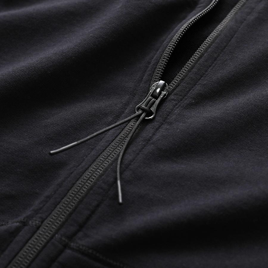 C.P. COMPANY（シーピーカンパニー） パーカー LIGHT FLEECE ZIP