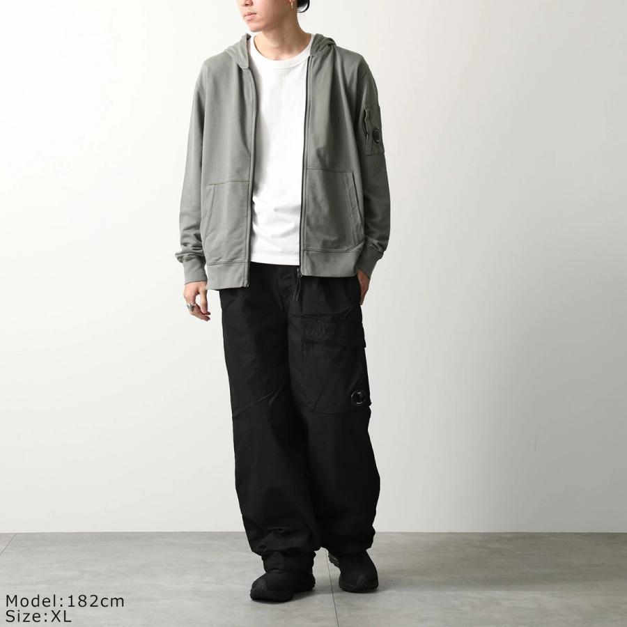 C.P. COMPANY（シーピーカンパニー） パーカー LIGHT FLEECE ZIP