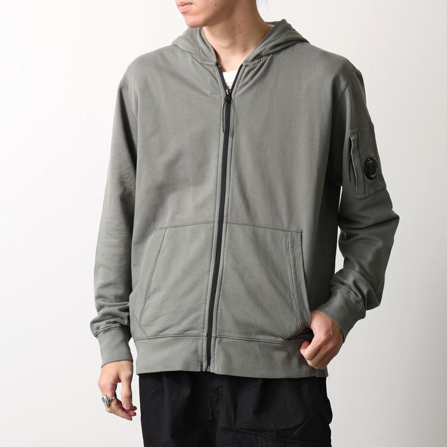 C.P. COMPANY（シーピーカンパニー） パーカー LIGHT FLEECE ZIP