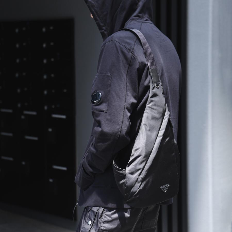 C.P. COMPANY（シーピーカンパニー） パーカー LIGHT FLEECE ZIP