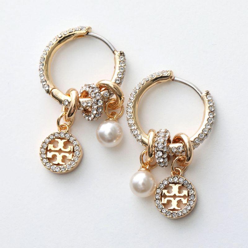 はんちゃん　トリーバーチ　フープピアス　ホワイト　Tモノグラム　ゴールド TORY BURCH（トリーバーチ） フープピアス アイコン パヴェ チャーム