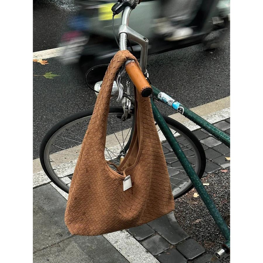 【訳あり】TENERA テネラ トートバッグ Handwoven Suede Large Hobo ハンドウーブン ラージ ホーボーバッグ レディース スエードコレクション 鞄 ブラウンの画像