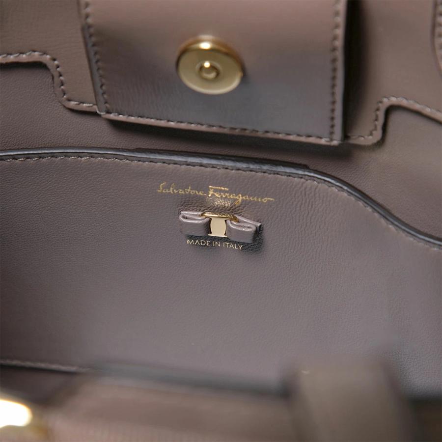 FERRAGAMO（フェラガモ） ハンドバッグ ヴァラ リボン トップハンドル