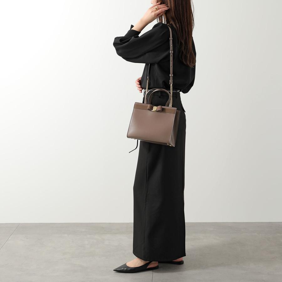 FERRAGAMO（フェラガモ） ハンドバッグ ヴァラ リボン トップハンドル