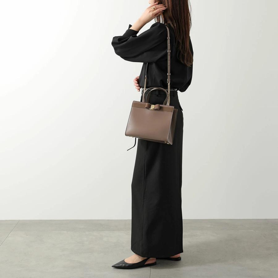 FERRAGAMO（フェラガモ） ハンドバッグ ヴァラ リボン トップハンドル