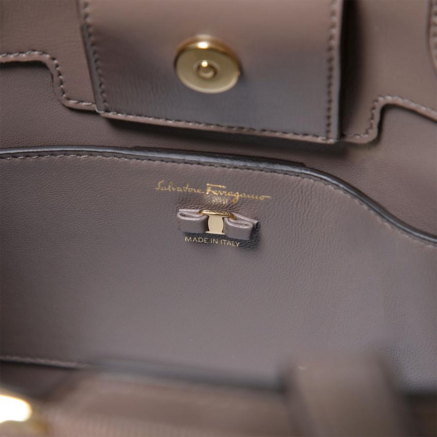 FERRAGAMO（フェラガモ） ハンドバッグ ヴァラ リボン トップハンドル
