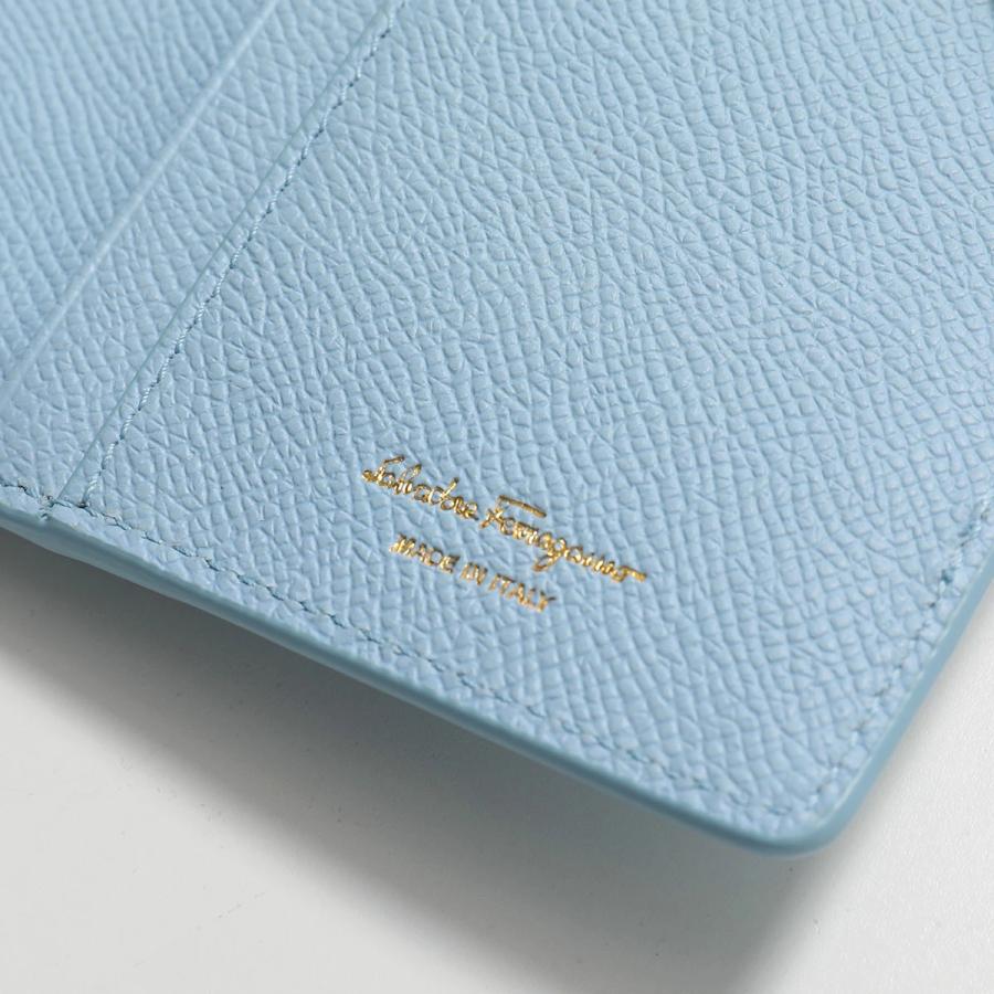 FERRAGAMO（フェラガモ） 二つ折り長財布 GANCINI ガンチーニ 22D779