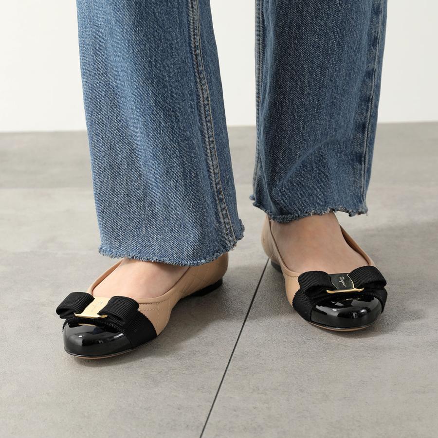 美品　フェラガモ 7D レース　フラット　ヴァラ ヴァリナ　リボン　サンダル FERRAGAMO（フェラガモ） パンプス VARINA QUILTED ヴァリナ 0702228