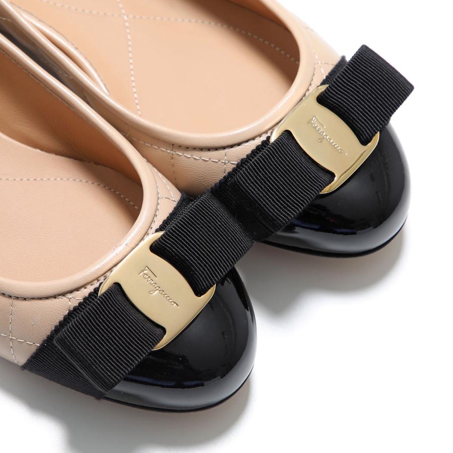 FERRAGAMO（フェラガモ） パンプス VARINA QUILTED ヴァリナ 0702228