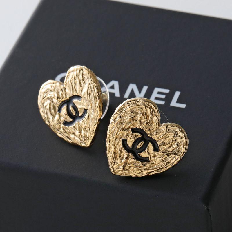美品** CHANEL ハート型ロゴピアス~~ CHANEL（シャネル） ピアス ABC948 B16086 レディース ハート レジン