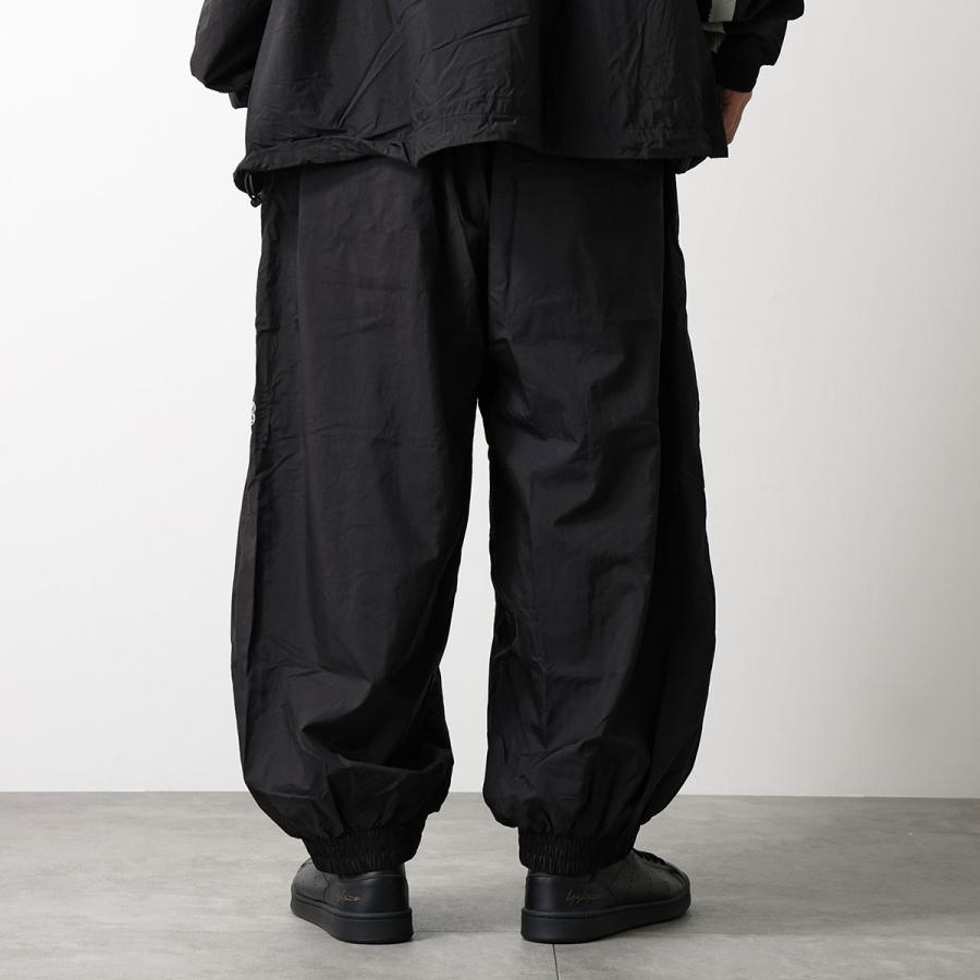 Y-3 ワイスリー ナイロンパンツ RAW EDGE 3 STRIPES NYLON SHELL PANTS KE6632 メンズ ルーズフィット 撥水 はっ水 軽量 セットアップ可能 BLACKの画像