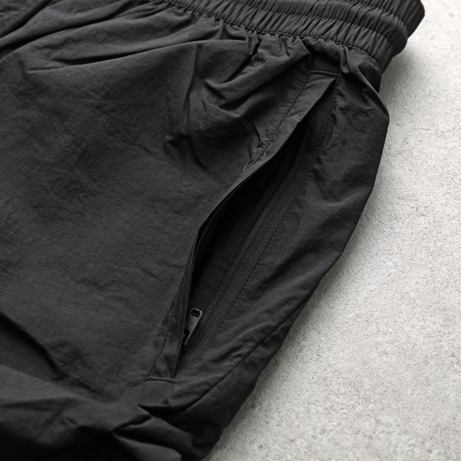 Y-3 ワイスリー ナイロンパンツ RAW EDGE 3 STRIPES NYLON SHELL PANTS KE6632 メンズ ルーズフィット 撥水 はっ水 軽量 セットアップ可能 BLACKの画像