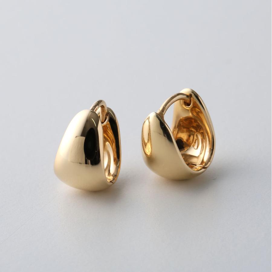 ANNIKA INEZ アニカイネズ フープピアス Petite Gentle Slope Hoops E1014-PTE レディース アクセサリー ゴールドの画像