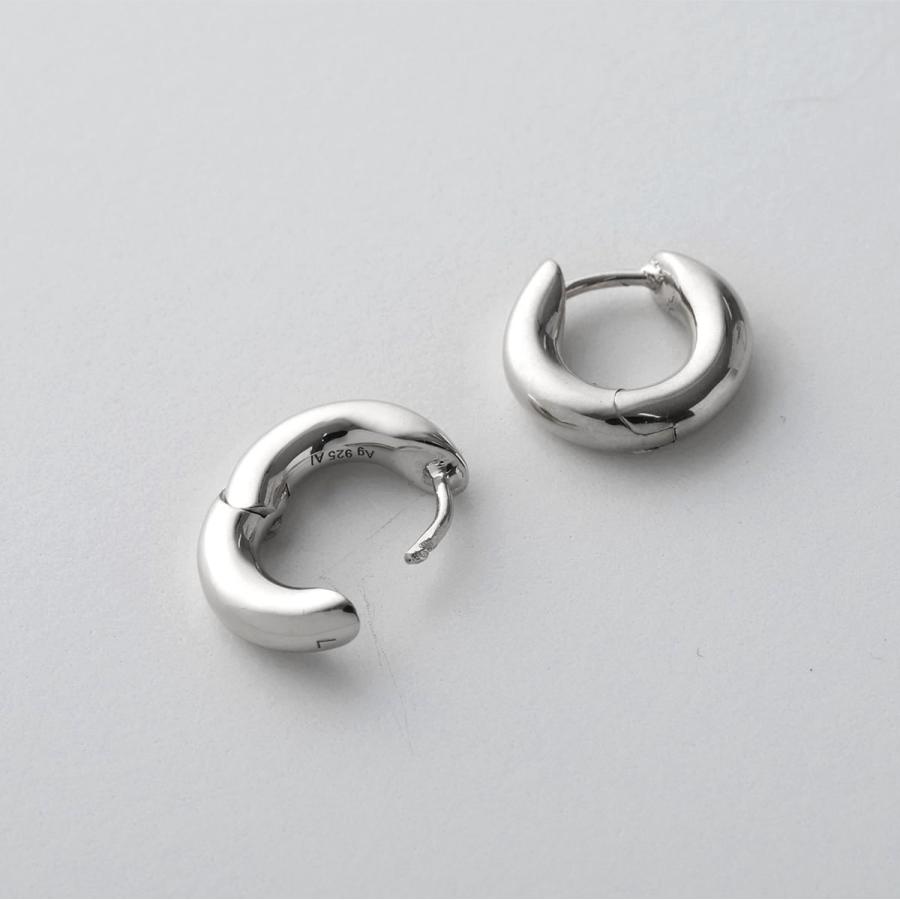 ANNIKA INEZ アニカイネズ フープピアス Wide Oblique Hoops Sml E1005-SML レディース アクセサリー Silver925 シルバー925 シルバーの画像