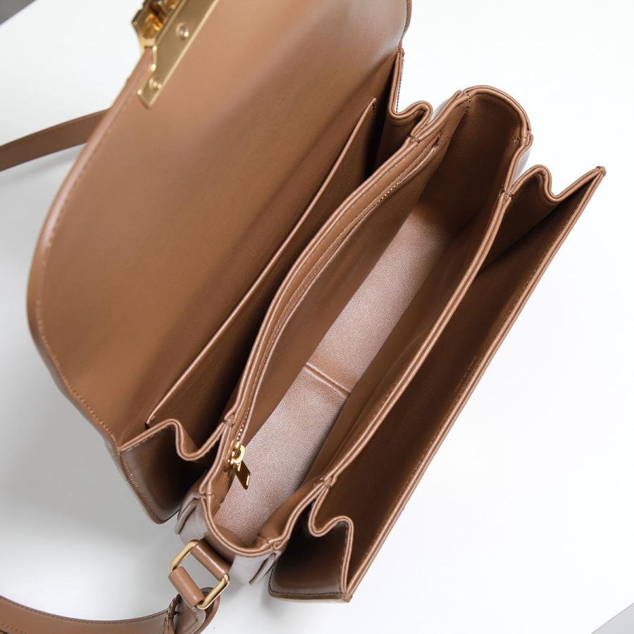 セリーヌ　バッグ CELINE（セリーヌ） ショルダーバッグ Classique Triomphe クラシック