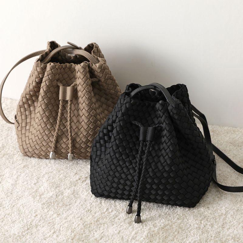 NAGHEDI ナゲディ ショルダーバッグ Gramercy Medium Bucket