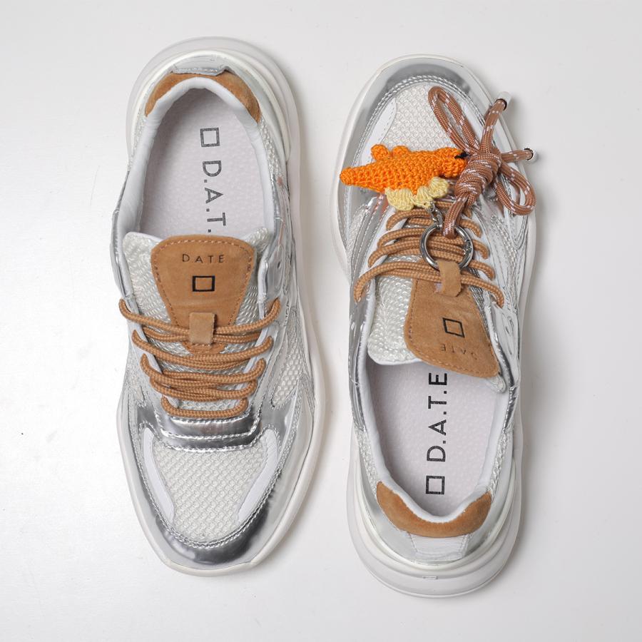 D.A.T.E. デイト スニーカー FUGA フーガ レディース チャーム付き ローカット シルバー 厚底 5cm シューズ 靴 IVORY-SILVERの画像