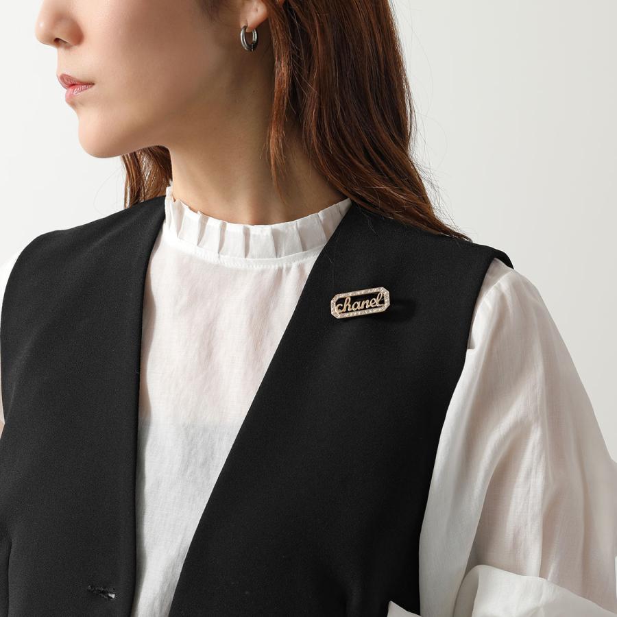 CHANEL シャネル ブローチ ABB776 B14169 レディース フェイクパール ラインストーン装飾 ピンバッチ レタリング ロゴ アクセサリー NR657の画像