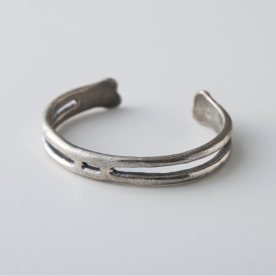 OUR LEGACY アワーレガシー バングル KNOCHEN BANGLE ノッヘン A4218KBS メンズ ブレスレット Silver925 アクセサリー Silverの画像