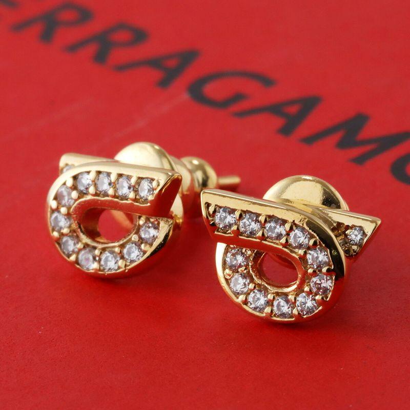 FERRAGAMO ピアス　箱・袋付き FERRAGAMO（フェラガモ） ピアス 760700 770442 レディース スタッド