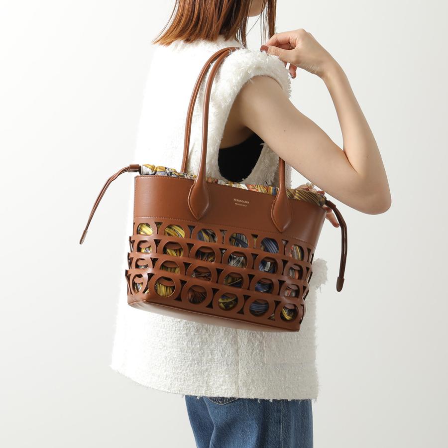 FERRAGAMO（フェラガモ） トートバッグ 21A229 789991 レディース