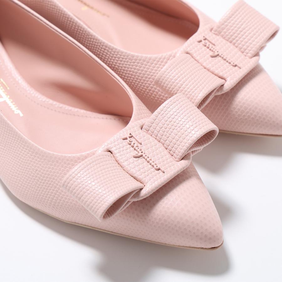 フェラガモ　ヴァラ　パンプス　4 2/1 サイズ22センチ　ピンクベージュ FERRAGAMO（フェラガモ） パンプス VIVA 753769 レディース ヴァラ