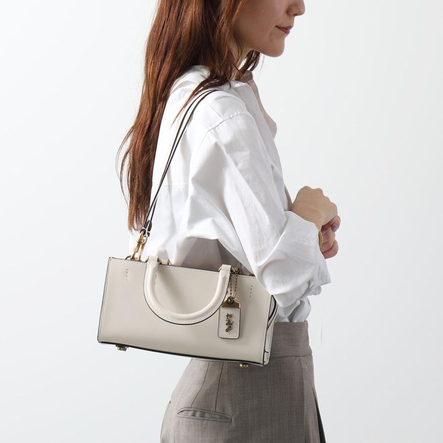COACH ホワイトレザーハンドバッグ COACH（コーチ） ショルダーバッグ Rogue Bag ローグバッグ26 CU047