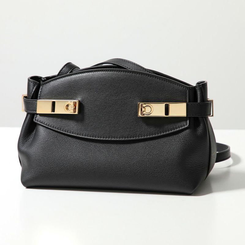 FERRAGAMO（フェラガモ） 【訳あり】FERRAGAMO ショルダーバッグ HUG