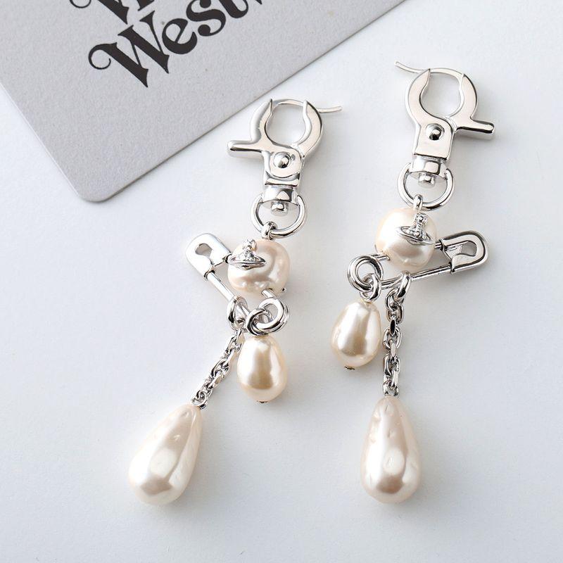 Vivienne のロングパール　オーブピアス Vivienne Westwood（ヴィヴィアンウエストウッド） ピアス CLAUDE LONG