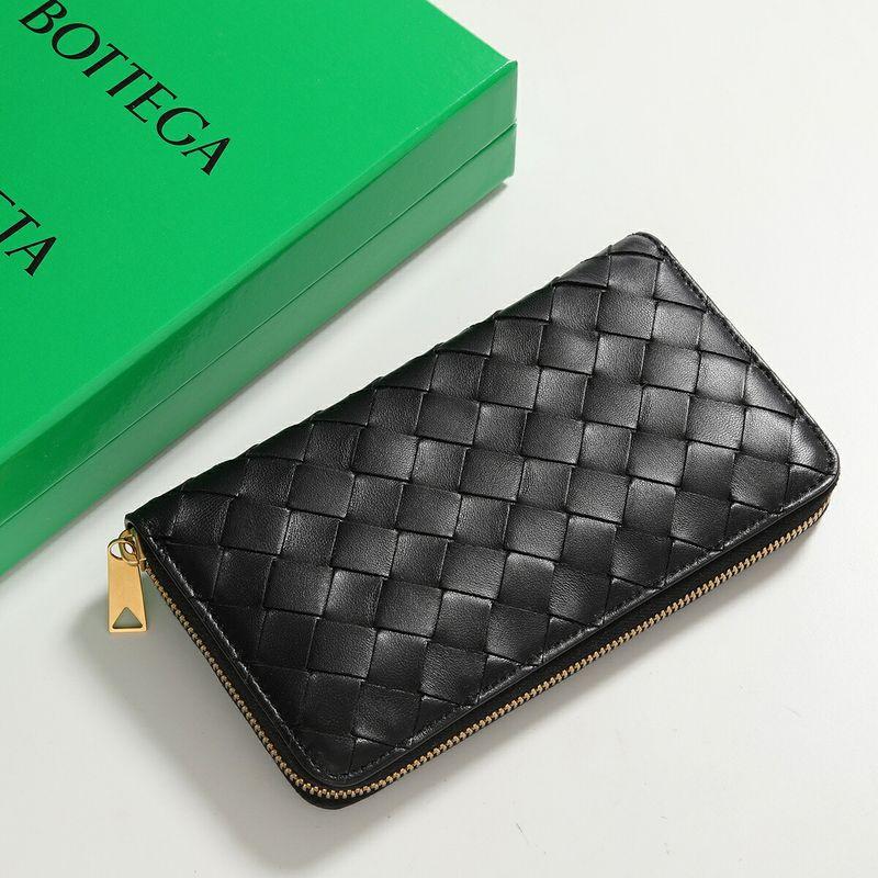 BOTTEGA VENETA（ボッテガ・ヴェネタ） ラウンドファスナー 長財布