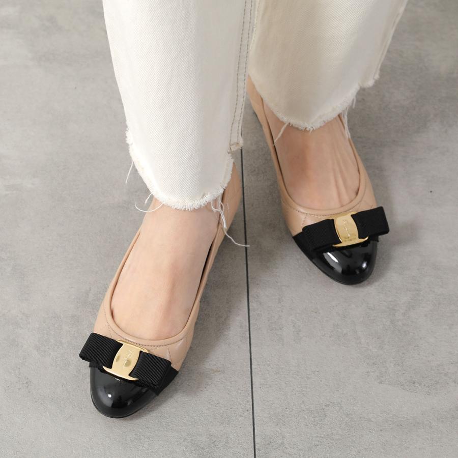 FERRAGAMO（フェラガモ） パンプス VARA ヴァラ リボン 702227