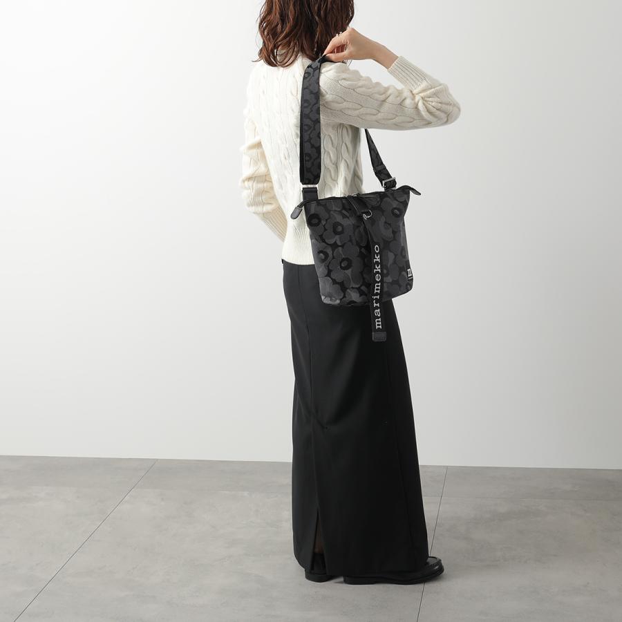 【超美品】マリメッコCarry All Unikko ショルダーバッグ　鑑定済 marimekko（マリメッコ） ショルダーバッグ Carry All Unikko 095837