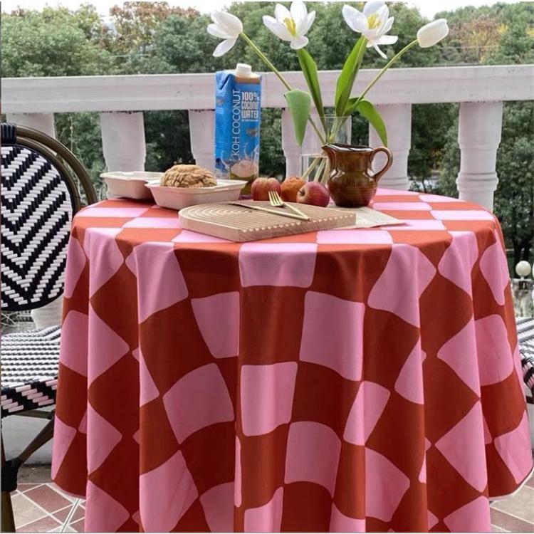 ② 大判テーブルクロス と ナプキン12枚　蚤の市 クリスマス テーブルクロス マルチクロス レッド チェック柄