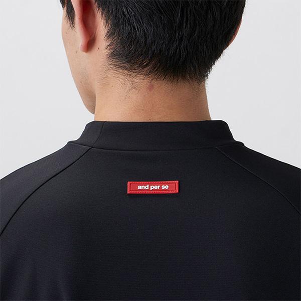 and per se（アンパスィ） 半袖 モックネックシャツ FlexMagic ロゴ