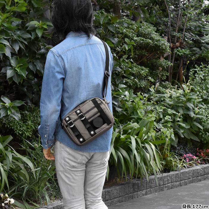 ショルダーバッグ メンズ 斜めがけ おしゃれ 小さめ グッズ 進撃の巨人 立体機動ポーチ ブレードショルダー コットンツイル ミニショルダーバッグ Tph Bag 77 M Rana ラナ 通販 Yahoo ショッピング