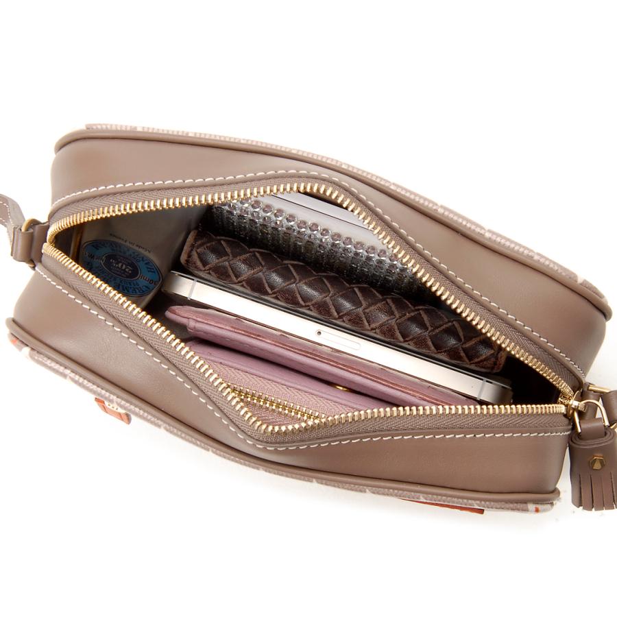 ANYA HINDMARCH アニヤハインドマーチ ショルダーバッグ レディース  