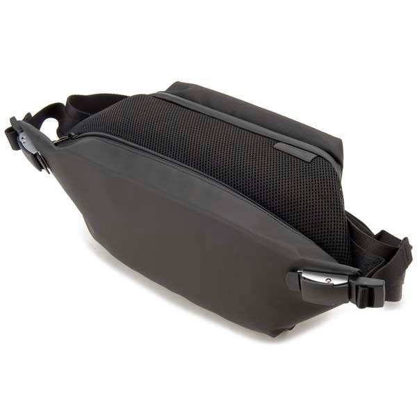 コートエシエル Cote&Ciel ボディバッグ ブラック 28623 Isarau Obsidian イザラウ オブシディアン メッセンジャーバッグ | Cote&Ciel | 01