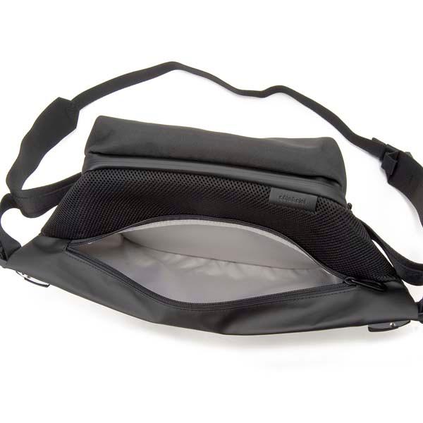 コートエシエル Cote&Ciel ボディバッグ ブラック 28623 Isarau Obsidian イザラウ オブシディアン メッセンジャーバッグ | Cote&Ciel | 04