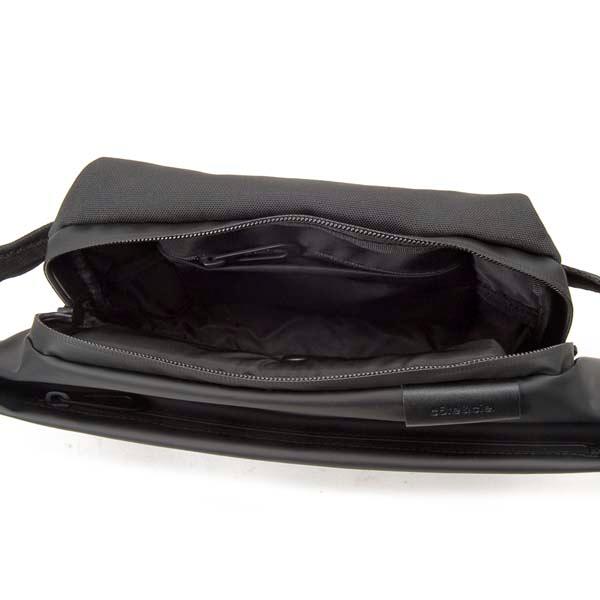 コートエシエル Cote&Ciel ボディバッグ ブラック 28718 Isarau Small Obsidian イザラウ スモール メッセンジャーバッグ | Cote&Ciel | 03