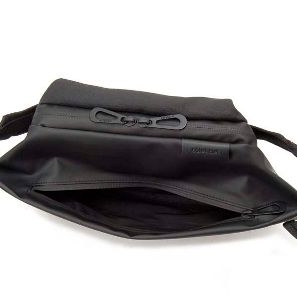 コートエシエル Cote&Ciel ボディバッグ ブラック 28718 Isarau Small Obsidian イザラウ スモール メッセンジャーバッグ | Cote&Ciel | 04